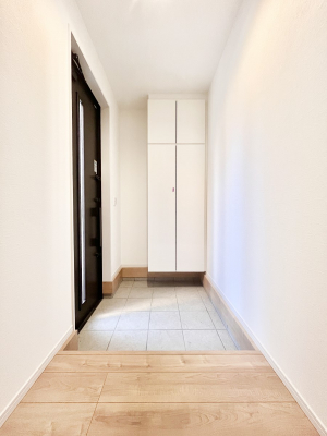 ց@P`Entrance`@ւ͉Ƃ̊Ƃ܂䂪Ƃ̃ZX肰Ȃ閣͂錺֑ÿ݂BAxɉƑقƂłSn悢ԑ؂łˁ