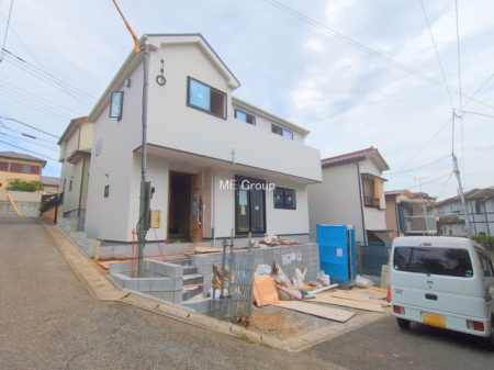nOώʐ^@`Exterior`@ՐÂȏZnŎqĉƑɃsb^B̂UKȗ΂Ɍb܂ꂽGAŁARɕ܂ꂽ₩ȕ炵邽߂́AƂ肠ZĂ܂B