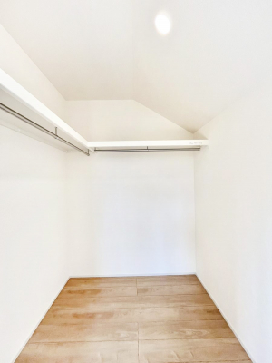 ̑@`Walk-in Closet`@KvȂ̂R[fBl[gꗗĊmFłAgxx⏀ZԂōςރEH[NCN[[bgݒu܂BƂ̒Ƃ֗Ȏ[Xy[XłB