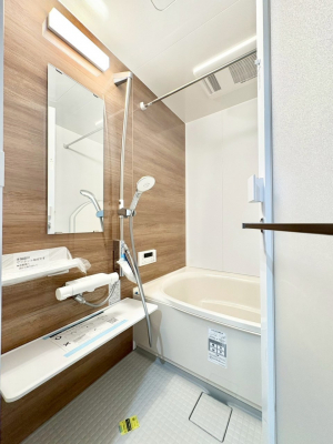 @`Bath Room`@͋C̗ŖɌătbVB@\tĂ̂ŗׂ̐@uŐ􂢏オ󕨂AJ̓VCCɂ邱Ƃ\łB