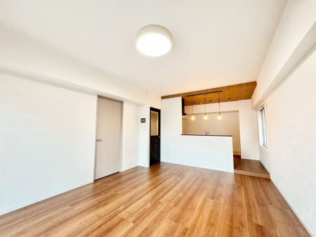 rO@`Living`@ɂ݂͂ȂWAHƊybn܂BbɖɂȂ肷āAY锼߂ɂȂĂ܂Bȑ̊Ԃ̍KĂꏊł肽B