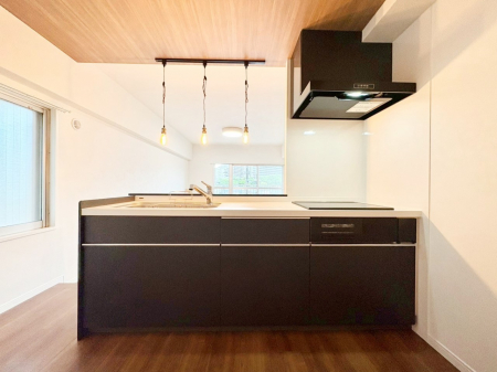 Lb`@`Kitchen`  u͉낤vȃLb`Ȃv藿łႢ܂B  Lb`̓rO]łƑȂ邨Ƃɂ܂B  