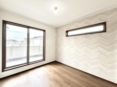 q@`Bed Room`@q͂qlɂƂđϏdȖ܂Bqlŉ߂Ԃ^邱ƂŁAh׋ԂRƑ܂畔̕Еt|ȂǂƂɌq܂B