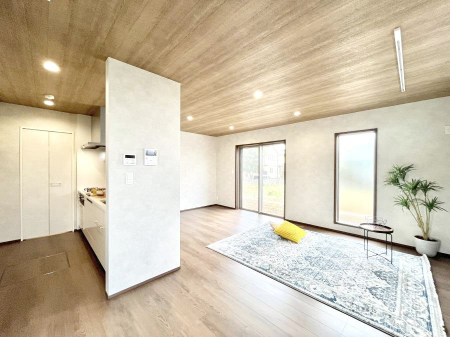 rO@`Living`@O̗ȂVvłLDKB傫ȑނ̂Ŏ邭AƑ̌ȅƂăsb^łBJƓ̗ǂ𐥔񂲗I