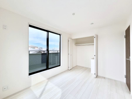 Q@`Bed Room`  Sɂ͎[N[[bgIiĝm⏬͂AGߕ̂mȂǂƐڂ܂܂B  ԂLgpł܂ˁB