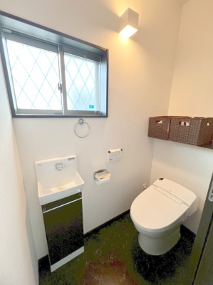 gC@`Toilet`@YEXbLEKȃEHVbgtgCł낰ԂłBgC͖g킴𓾂Ȃ́BۂłˁBgC2̂Œ̍Gɕ֗łI