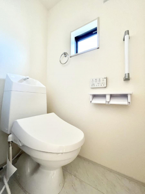 gC@`Toilet`@YEXbLEKȃEHVbgtgCł낰ԂłB1A2KɃgCXy[XǏ薾邭AKԂƂȂĂ܂gꏊ炱̔złI