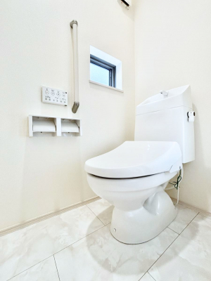 �g�C���@������B�������`Toilet�`�@�Y��E�X�b�L���E���K�ȃE�H�V�����b�g�t�g�C���ł��낰���Ԃł��B�̌������薾�邭�A���K��ԂƂȂ��Ă���܂��������g���ꏊ�����炱���̔z���ł��I