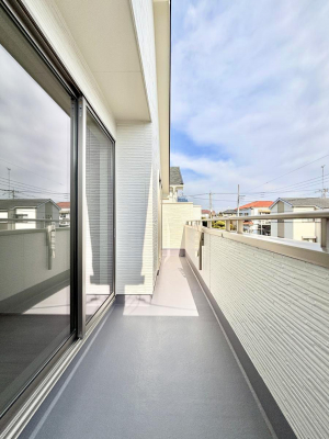 �o���R�j�[�@������A�������`Balcony�`  �o���R�j�[�͉������z���������݁A���z�c����󕨂��C�����悭�������Ƃ��ł��܂��B  �g���₷���J���I�ȃo���R�j�[�ł����z�����������Ղ�~�蒍���A�o���R�j�[�t���Z�܂��B  