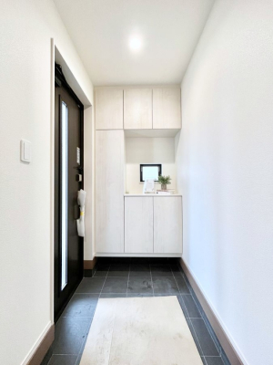 ���ց@������D�������`Entrance�`�@�Ƃ̒��ł��q�l���}����ŏ��̏ꏊ�ł��錺�ւ́A�Ƃ̈�ۂ��̂��̂ł��I�L�x�Ȍ��֎��[�ŁA����Y��ɕۂ��Ƃ��o���܂��􌺊ւɂ͂����Ղ���[�̉��ʔ��������I