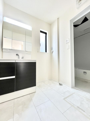 ���̑��@�������̂�����K��Ԃł��B�����̐g�x�x���C�����ǂ����g�������܂��B 