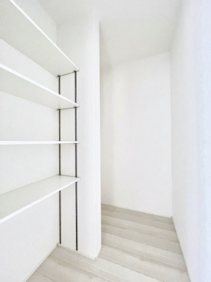 ���̑����ρ@�ݔ����Q���������r���O���[�B�����Ɏ��[������ƕ����W�܂�LDK���X�b�L���Еt�������ł��ˁB  