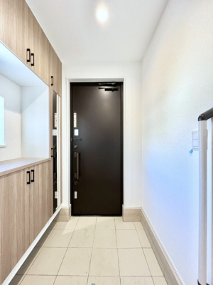 ���ց@�������P�������`Entrance�`�@�Ƃ̒��ł��q�l���}����ŏ��̏ꏊ�ł��錺�ւ́A�Ƃ̈�ۂ��̂��̂ł��I�L�x�Ȍ��֎��[�ŁA����Y��ɕۂ��Ƃ��o���܂��􌺊ւɂ͂����Ղ���[�̉��ʔ��������I