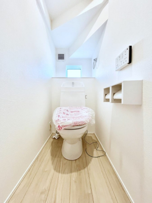 �g�C���@�������P�������`Toilet�`�@�������̂��鐅����g�C���̓E�H�V�����b�g�t���ł����g�C���͖����g�킴��𓾂Ȃ����́B����������ۂ������ł��ˁB�g�C����2��������̂Œ��̍��G���ɕ֗��ł��I