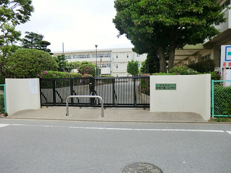 ӊ@wZ 1300m 䑷qs䑷qOwZ