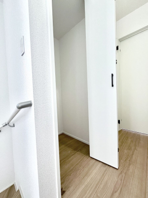 ���̑����ρ@�L�����[�B�|�������G�߂̏��������[���邱�Ƃ��ł��܂��B