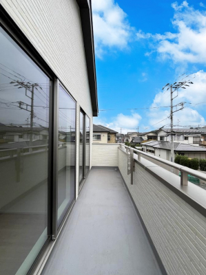 oRj[@C`Balcony`  oRj[͉z݁Azc󕨂C悭Ƃł܂B  g₷JIȃoRj[łzՂ~蒍AoRj[tZ܂B  