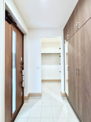 ���ց@�V���[�Y�C���N���[�N�t���̌��ցB�Ƒ��S���̌C��J��Ȃǂ���������[�ł��܂��B