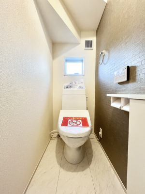 �g�C���@�g�C����1�K��2�K���ꂼ��ɔz�u����Ă��ĂƂĂ��֗��ł��B 