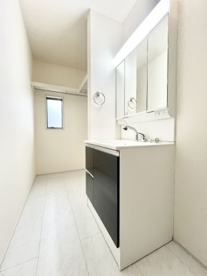 ���̑��@�������̂�����K��Ԃł��B�����̐g�x�x���C�����ǂ����g�������܂��B 