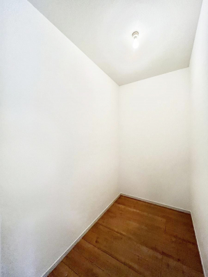 ̑@`Walk-in Closet`@KvȂ̂R[fBl[gꗗĊmFłAgxx⏀ZԂōςރEH[NCN[[bgݒu܂BƂ̒Ƃ֗Ȏ[Xy[XłB