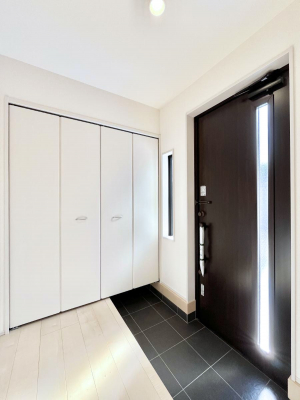 ���ց@�������Q�������`Entrance�`�@�Ƃ̒��ł��q�l���}����ŏ��̏ꏊ�ł��錺�ւ́A�Ƃ̈�ۂ��̂��̂ł��I�L�x�Ȍ��֎��[�ŁA����Y��ɕۂ��Ƃ��o���܂��􌺊ւɂ͂����Ղ���[�̉��ʔ��������I