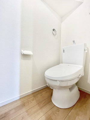 gC@`Toilet`@YEXbLEKȃEHVbgtgCł낰ԂłBgC͖g킴𓾂Ȃ́BۂłˁBgC2̂Œ̍Gɕ֗łI