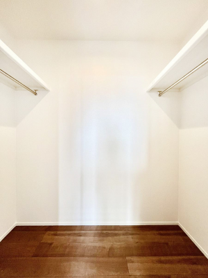 ̑@EH[NCN[[bgtŐԂLpł܂B