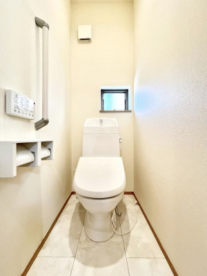 �g�C���@�g�C����1�K��2�K���ꂼ��ɔz�u����Ă��ĂƂĂ��֗��ł��B 