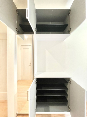 ���̑����ρ@�ݔ���E�����������Ղ���[�ł���V���[�Y�{�b�N�X�ŉƑ��S���̌C���A���ւ�������B  