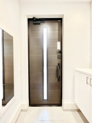 ���ց@�����`Entrance�`�@�Ƃ̒��ł��q�l���}����ŏ��̏ꏊ�ł��錺�ւ́A�Ƃ̈�ۂ��̂��̂ł��I�L�x�Ȍ��֎��[�ŁA����Y��ɕۂ��Ƃ��o���܂��􌺊ւɂ͂����Ղ���[�̉��ʔ��������I