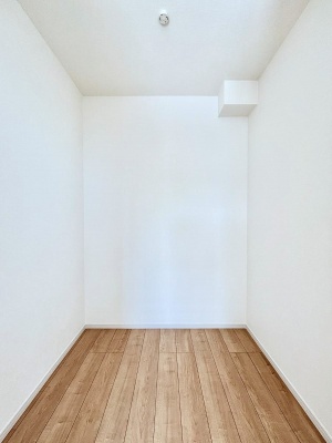 ���̑��@�����`Walk-in Closet�`�@�K�v�Ȃ��̂�R�[�f�B�l�[�g���ꗗ���Ċm�F�ł��A�g�x�x�⏀�����Z���ԂōςރE�H�[�N�C���N���[�[�b�g��ݒu���܂����B�Ƃ̒�����������Ƃ�����֗��Ȏ��[�X�y�[�X�ł��B