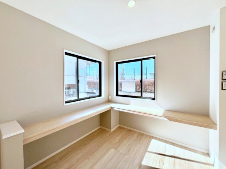 ���̑����ρ@���r���O�J�E���^�[�B�����[�g���[�N�₨�q�l�̕׋����ȂǁA��ƃX�y�[�X�ɂ������߂ł��B