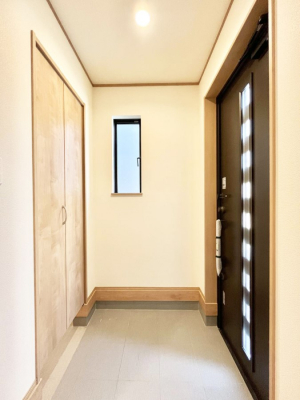 ���ց@�����`Entrance�`�@�Ƃ̒��ł��q�l���}����ŏ��̏ꏊ�ł��錺�ւ́A�Ƃ̈�ۂ��̂��̂ł��I�L�x�Ȍ��֎��[�ŁA����Y��ɕۂ��Ƃ��o���܂��􌺊ւɂ͂����Ղ���[�̉��ʔ��������I