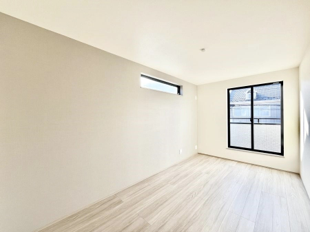 �q�������@������B�������`Bed Room�`�@�}���V�����ƈႢ�������������̂��ˌ��Ẵ����b�g�ł��B���Ƒ������������ƂŎ苷�Ɋ����Ă����Z�܂����ˌ��Ăł͊e�����v���C�o�V�[��ۂ��Ƃ��ł��܂��B