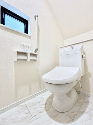 �g�C���@������C�������`Toilet�`�@�������̂��鐅����g�C���̓E�H�V�����b�g�t���ł����g�C���͖����g�킴��𓾂Ȃ����́B����������ۂ������ł��ˁB�g�C����2��������̂Œ��̍��G���ɕ֗��ł��I