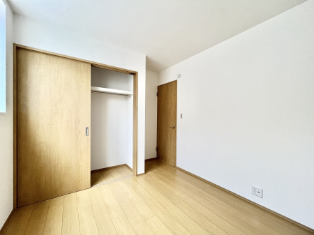 q@`Bed Room`@؂̉肪₳t[O͈炬炷vCx[gԁB߂̃t[Oł̂ŁAǎƂ}b`AXɍLĂʂB