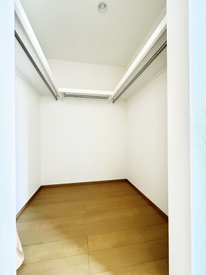 ̑@`Walk-in Closet`@KvȂ̂R[fBl[gꗗĊmFłAgxx⏀ZԂōςރEH[NCN[[bgݒu܂BƂ̒Ƃ֗Ȏ[Xy[XB