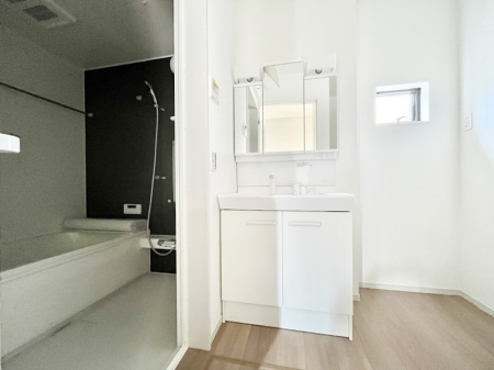 ���̑��@�����`Dressing Room�`�@�Â��Ȃ肪���Ȑ��ʏ�����������ƍ̌��Ɗ��C���\�Ȃ̂ŋC�����悭���g�������܂��B�O�ʋ��^�C�v�̐��ʑ�͋������[�ŎU�炩�肪���Ȑ��ʏ����X�b�L����