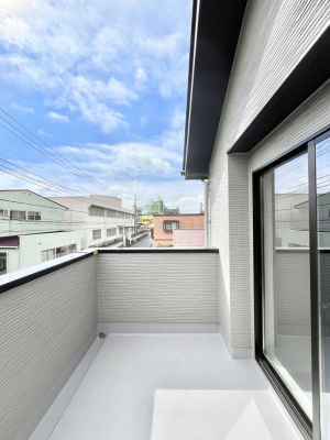 �o���R�j�[�@�����`Balcony�`  �o���R�j�[�͉������z���������݁A���z�c����󕨂��C�����悭�������Ƃ��ł��܂��B  �g���₷���J���I�ȃo���R�j�[�ł����z�����������Ղ�~�蒍���A�o���R�j�[�t���Z�܂��B  