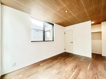 �Q���@�����`Bed Room�`�S�����ɂ͎��[�N���[�[�b�g�������I���i�g���̂��m���⏬���͂������A�G�ߕ��̂��m���Ȃǂ���������Ɛ������ڂ����܂������܂��B������Ԃ��L���g�p�ł��܂��ˁB