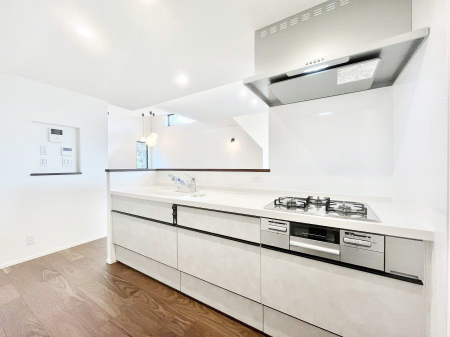 �L�b�`���@�����`Kitchen�`���r���O�����n����J�E���^�[�L�b�`���B���������Ȃ���Ƒ��ƃR�~���j�P�[�V�������Ƃ�邾���łȂ��A�傫�ȊJ���������邱�Ƃ��ł��܂��B  ���q�l�̐����������邱�Ƃ��ł��܂��ˁI