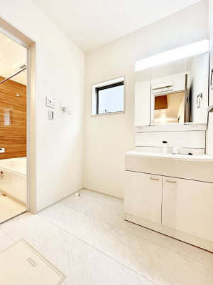 ̑@`Dressing Room`@ÂȂ肪Ȑʏƍ̌ƊC\Ȃ̂ŋC悭g܂BOʋ^Cv̐ʑ͋[ŎU炩肪ȐʏXbL