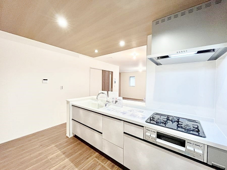 Lb`@`Kitchen`  rOnJE^[Lb`B  ȂƑƃR~jP[VƂ邾łȂA傫ȊJ邱Ƃł܂B  ql̐邱Ƃł܂ˁI