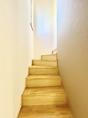 ���̑��@�K�i�͔��Â��Ȃ肪���ł����A����t���邱�Ƃɂ���Ė��邢��Ԃɂł���̂ŁA��艺��̈��S�����m�ۂ���܂��B 