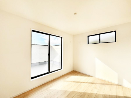 ���̑����ρ@�����`Bed Room�`�@2�ʍ̌����m�ۂ������邢�����́A���ʂ����ǂ��A��ϋ��S�n�̗ǂ���ԂƂȂ��Ă���܂��B�u�₩�ȕ��������ċN���钩�́A���K�����̎n�܂�ɁI���������ʕ����ƂĂ��ǂ��Z�܂���