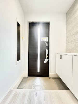 ���ց@�����`Entrance�`�@�Ƃ̒��ł��q�l���}����ŏ��̏ꏊ�ł��錺�ւ́A�Ƃ̈�ۂ��̂��̂ł��I�L�x�Ȍ��֎��[�ŁA����Y��ɕۂ��Ƃ��o���܂��􌺊ւɂ͂����Ղ���[�̉��ʔ��������I