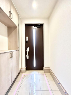 ց@`Entrance`@Ƃ̒łql}ŏ̏ꏊł錺ւ́AƂ̈ۂ̂̂łILxȌ֎[ŁAYɕۂƂo܂􌺊ւɂ͂Ղ[̉ʔI