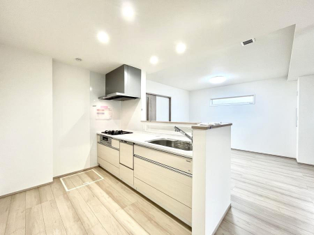 Lb`@`Kitchen`  rOnJE^[Lb`B  ȂƑƃR~jP[VƂ邾łȂA傫ȊJ邱Ƃł܂B  ql̐邱Ƃł܂ˁI