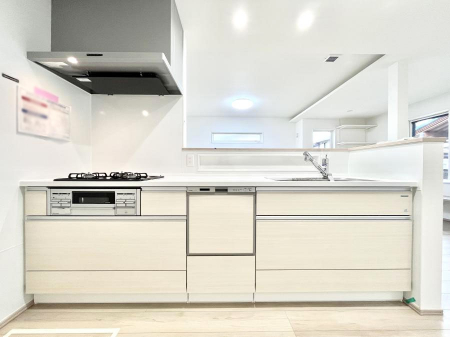 Lb`@`Kitchen`@beރrOAȂLb`BƂ́Ał͂ȂA炵AKɂꏊBΊ̖A炬̓X̂߂ɁAŐV̐ݔEdl̗pB